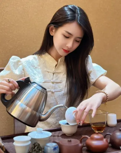 上海湘菜馆推荐：麻雀湘菜新天地东台里，一口入魂的辣味狂欢🌶️